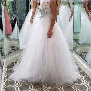 White, ball gown, sleeveless, dress